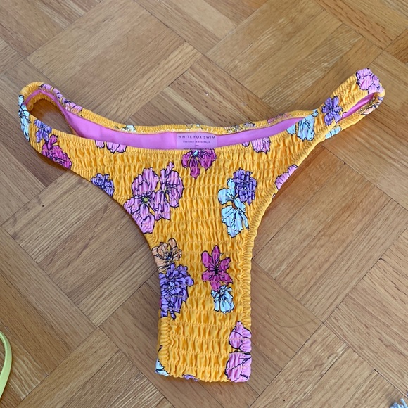 White fox swim bikini bottom size S - Picture 2 of 3